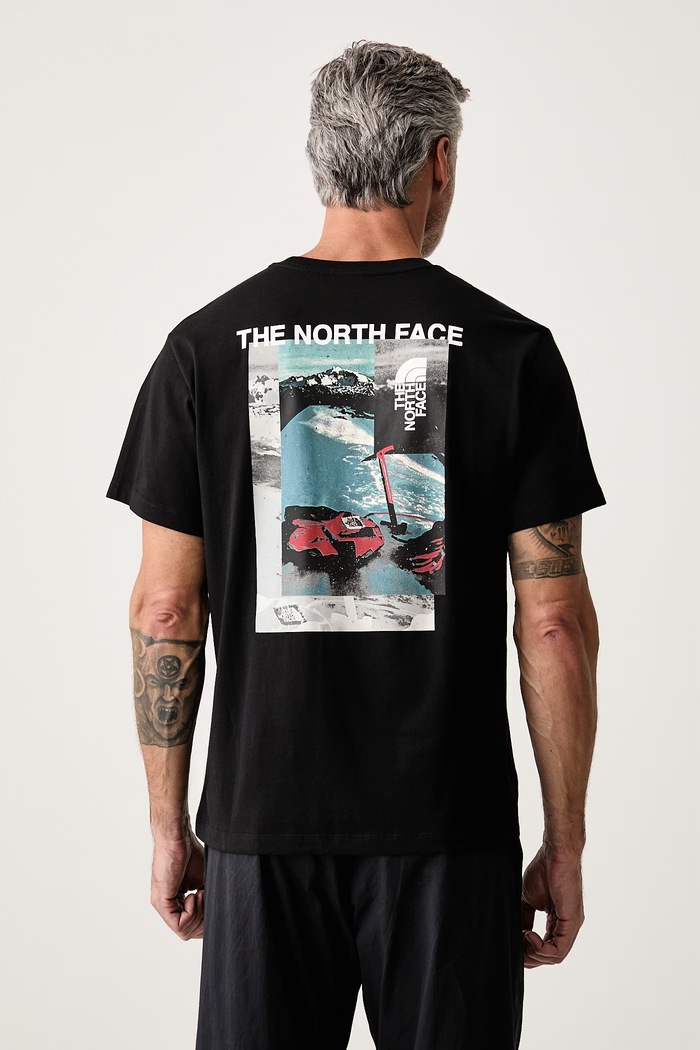The North Face Tričko pánske bavlnené Collage Relaxed čierna NF0A8H5KJK31