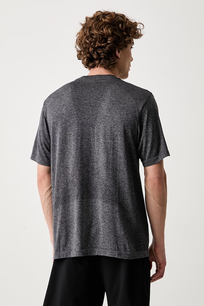 Abbigliamento On t-shirt da allenamento da uomo 1MG30325456 grigio
