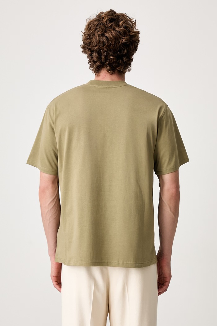 Odzież Barbour Pin Badge Graphic T-shirt bawełniany męski MTS1693OL31 zielony