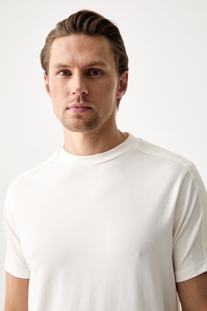 Karl Lagerfeld T-shirt męski bawełniany z elastanem beżowy 563221.755044