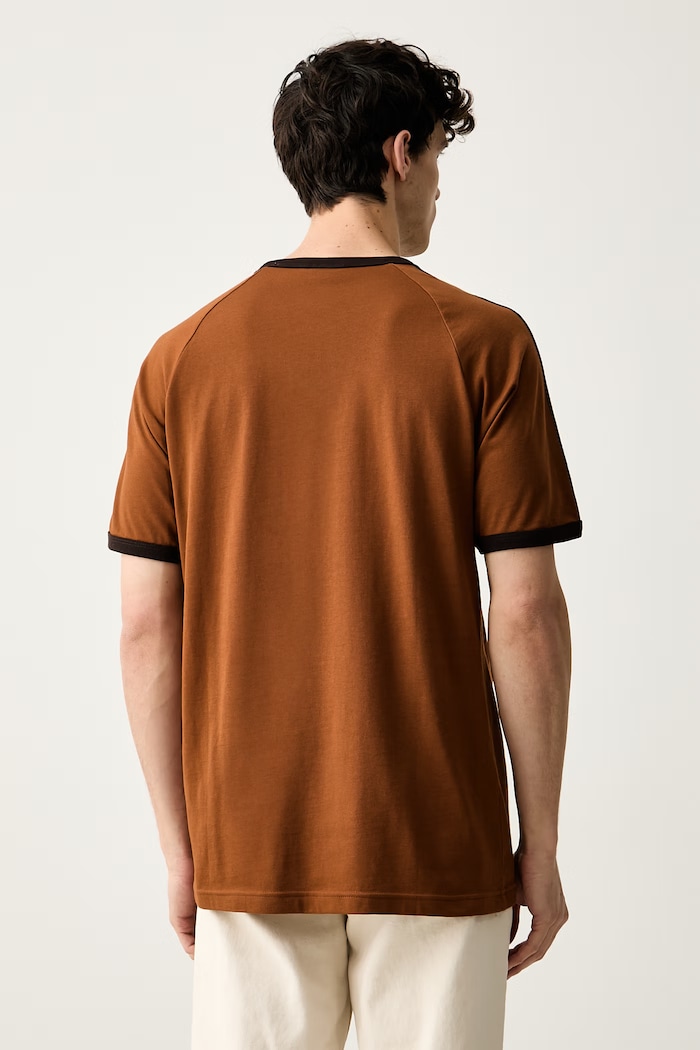 Ρούχα adidas Originals t-shirt ανδρικό βαμβακερό KT5053 καφέ