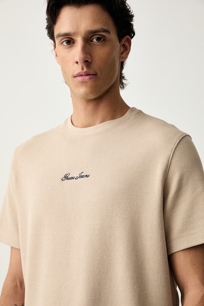 Guess Jeans T-shirt męski z bawełną beżowy M6YP09.K4177