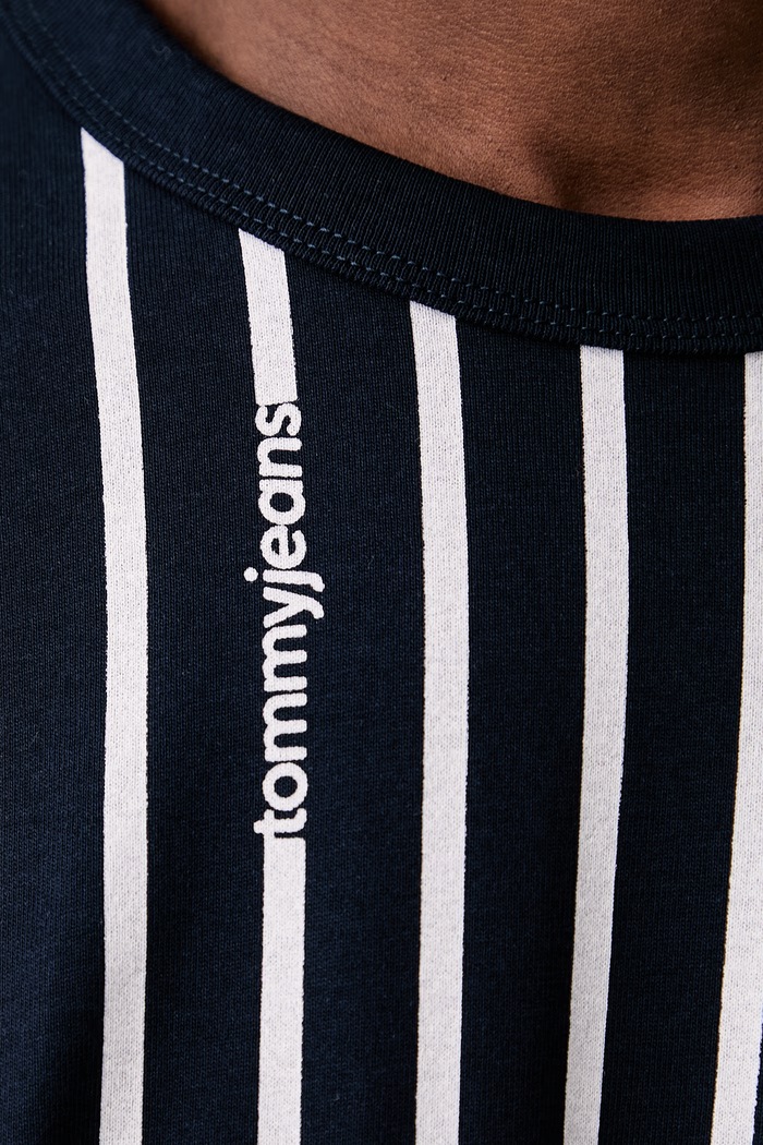 Tommy Jeans t-shirt ανδρικό βαμβακερό DM0DM23374 σκούρο μπλε