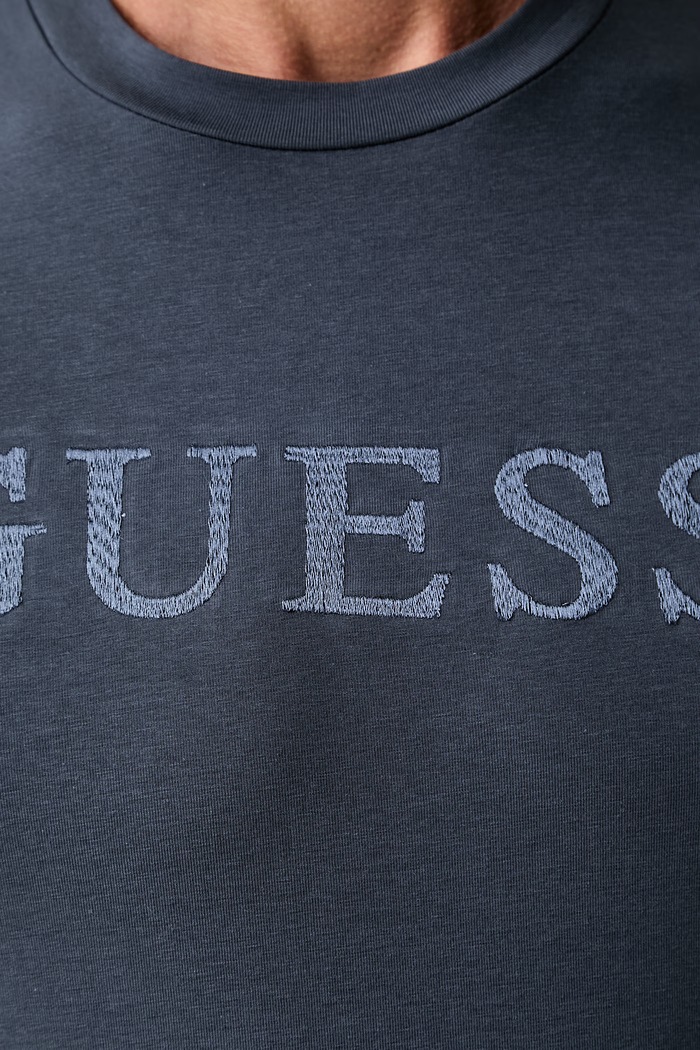 Guess majica za muškarce od pamuka s elastanom PRAT Z6YI17.K4968 mornarsko plava