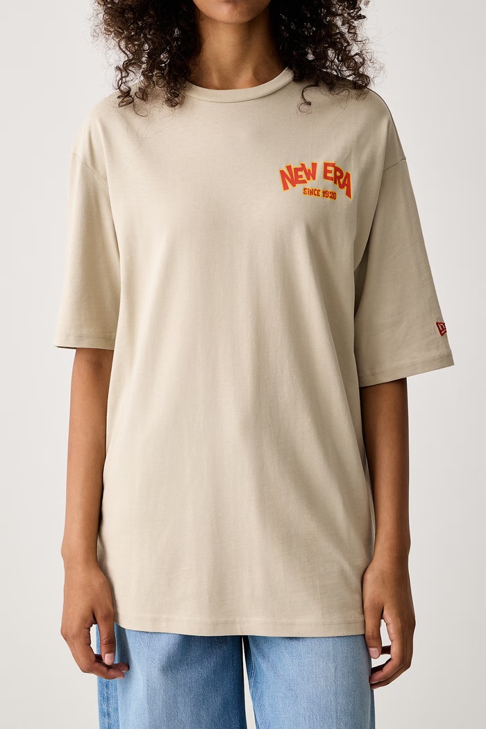 T-shirt bawełniany New Era 60897480 beżowy
