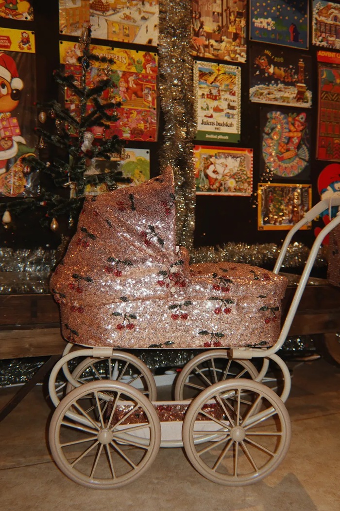 Konges Sløjd Wózek dla lalek dziecięcy SPARKLY MINNIE DOLL PRAM różowy KS106606.9BY2