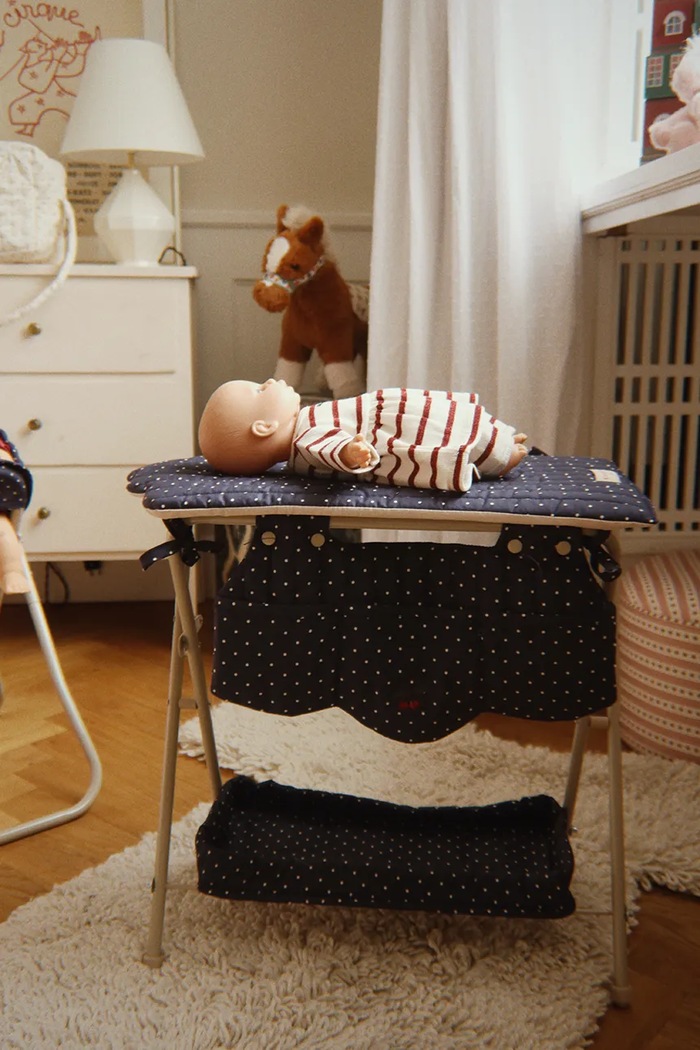 Konges Sløjd Przewijak dla lalek dziecięcy bawełniany DOLL CHANGING TABLE granatowy KS106451.9BY2