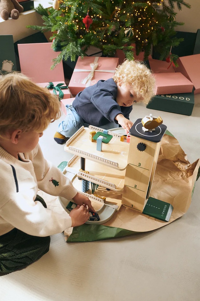 Aktivnostna igrača otroška Jordy Wooden Multi Play Parking Tower Liewood pisana LW21113.9BY2