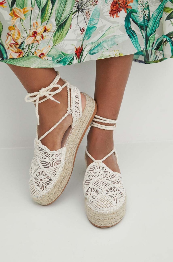 Espadryle damskie ażurowe z wiązaniem kolor beżowy płaski beżowy RS24-OBD805