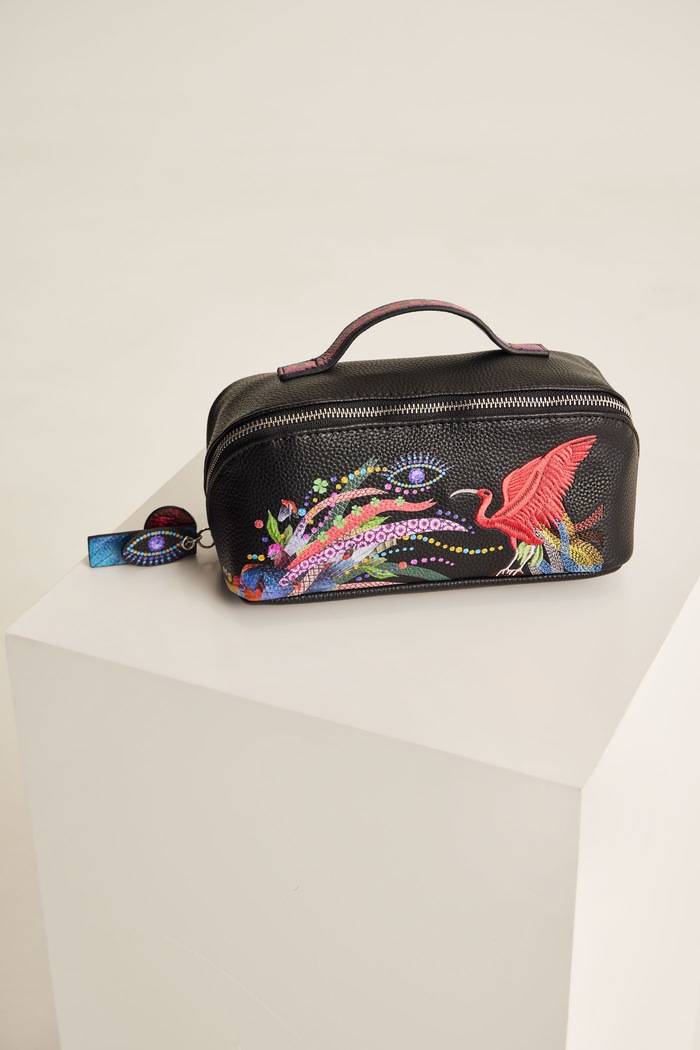 Kosmetyczka z kolekcji El Gato Chimney x Medicine kolor multicolor Art Series multicolor RS25-COU850