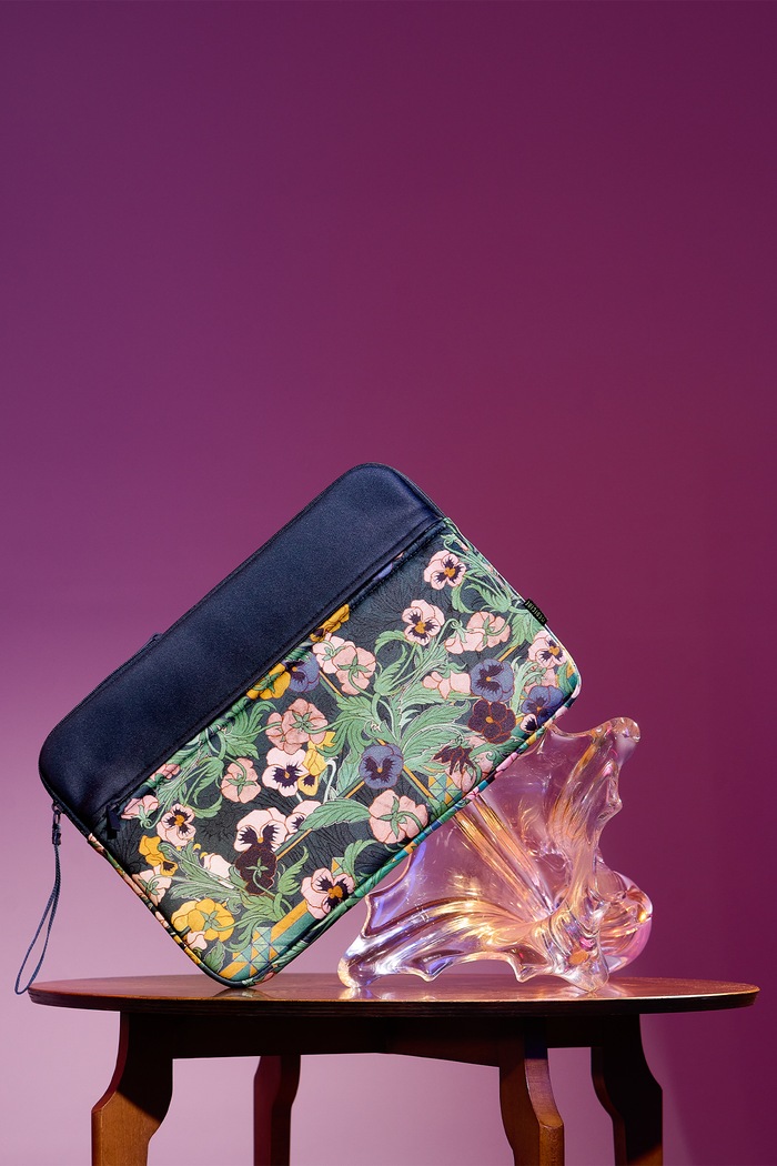 Obal na notebook z kolekcie Eviva L'arte viac farieb na notebook viacfarebná RS25-ITU255
