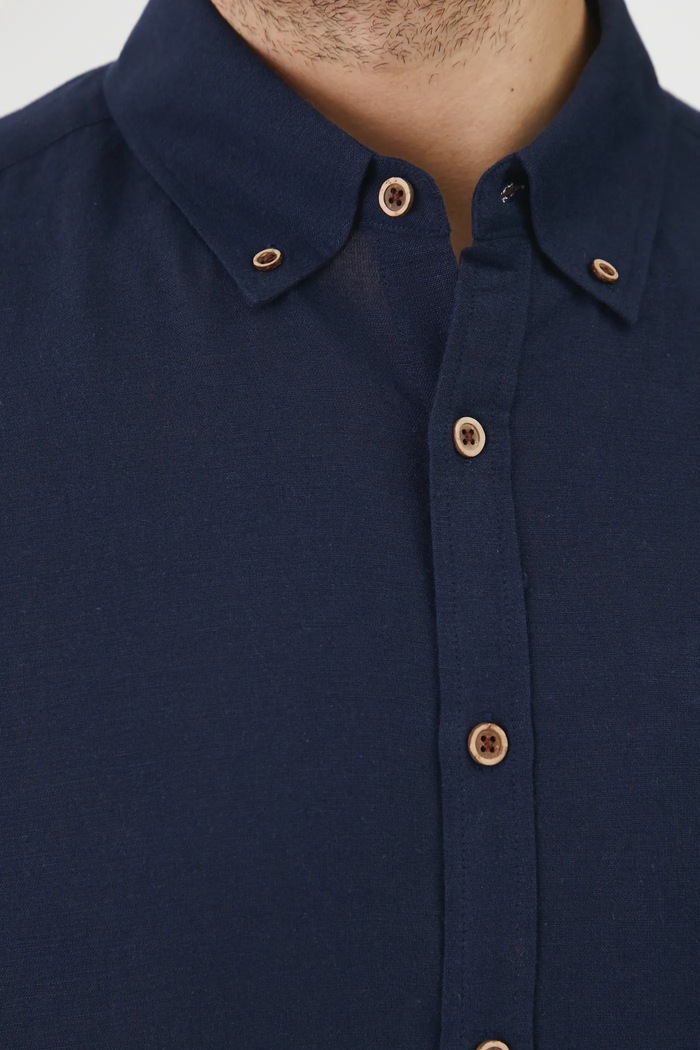 Lněná košile pánská s límcem button-down tmavomodrá barva RS25-KDM050