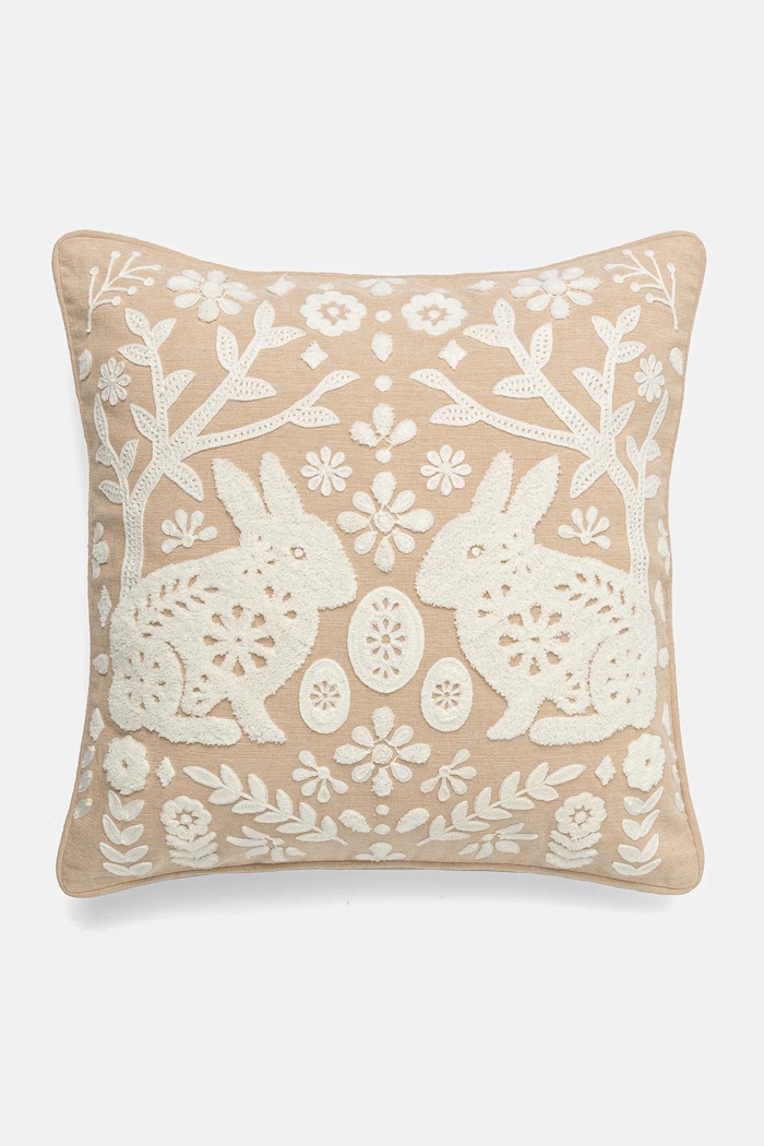 Dekoratívna obliečka na vankúš s ozdobnou aplikáciou 45 x 45 cm béžová farba RS25-PSU518 béžová RS25