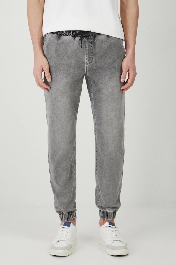 Jeansy męskie jogger z efektem sprania kolor szary szary RS25-SJM607