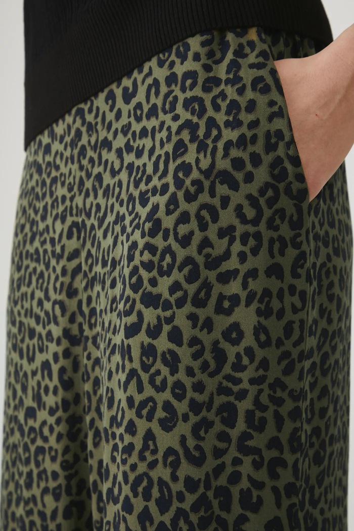 Spodnie damskie wide leg z wiskozy kolor zielony zielony RS25-SPD803