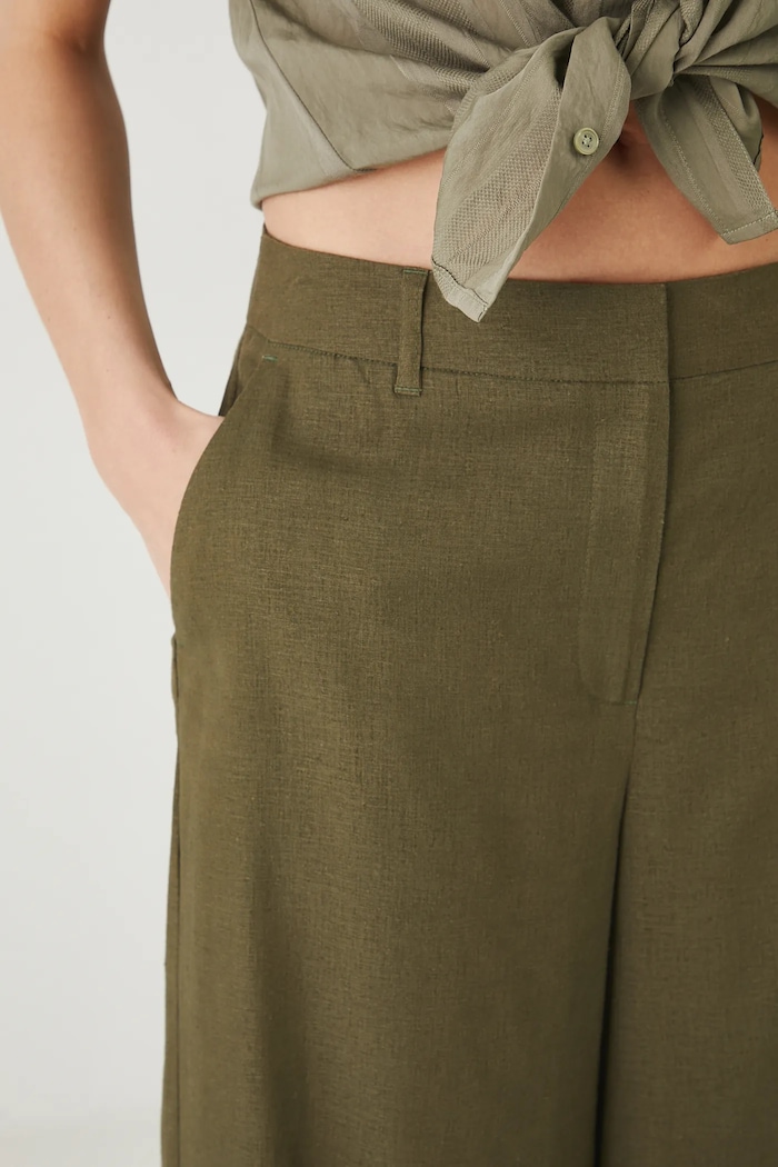 Spodnie z lnem damskie culottes gładkie kolor zielony zielony RS25-SPD900