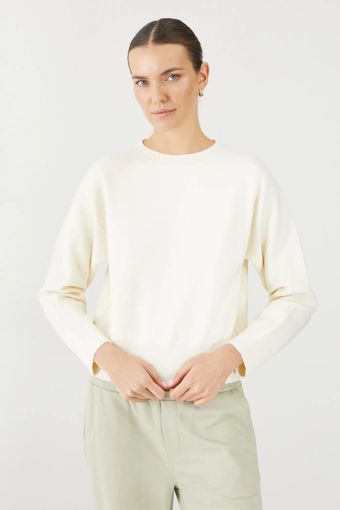 Medicine sweter regular beżowy RS25-SWD305