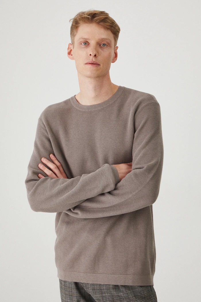 Sweter męski z fakturą kolor brązowy brązowy RS25-SWM020
