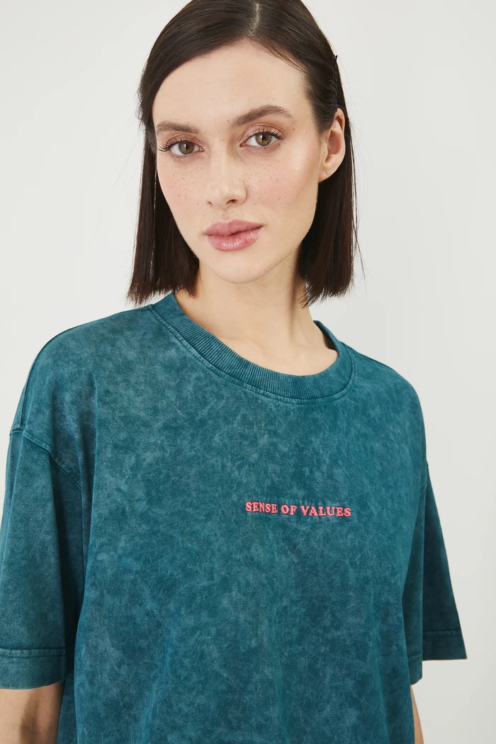 T-shirt bawełniany damski by Barbora Idesová, Sense of Values kolor zielony RS25-TSD657 turkusowy
