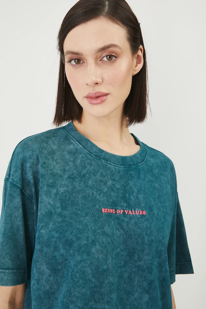 T-shirt bawełniany damski by Barbora Idesová, Sense of Values kolor zielony RS25-TSD657 turkusowy