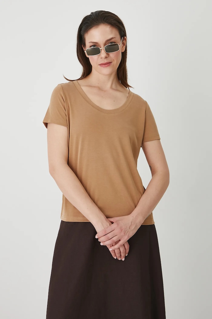 T-shirt damski gładki z modalem kolor beżowy beżowy RS25-TSD903