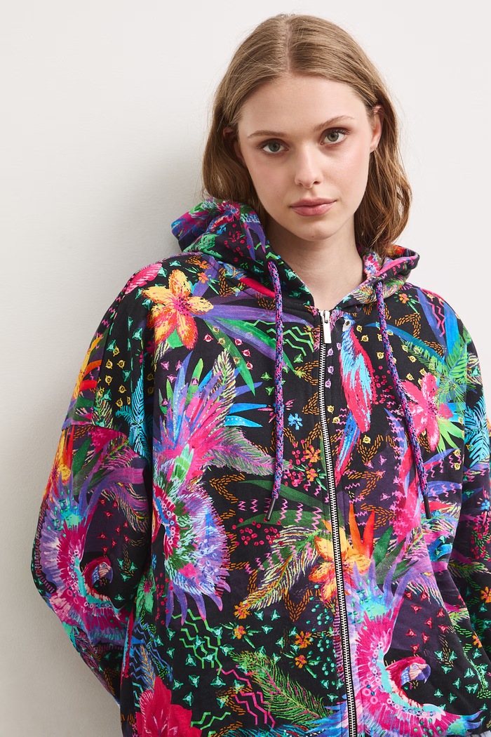 Bluza rozpinana z kapturem damska z motywem roślinnym czarny RS26-BLD091