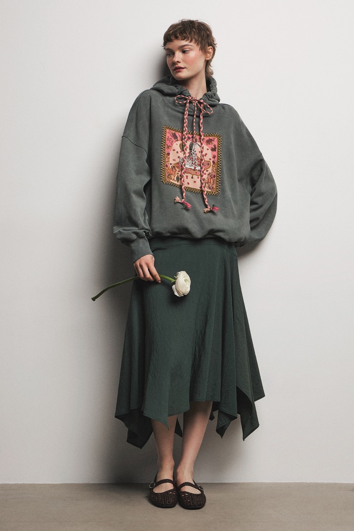 Bluza z kapturem damska bawełniana z kolekcji Ilona Tambor x Medicine zielony RS26-BLD651