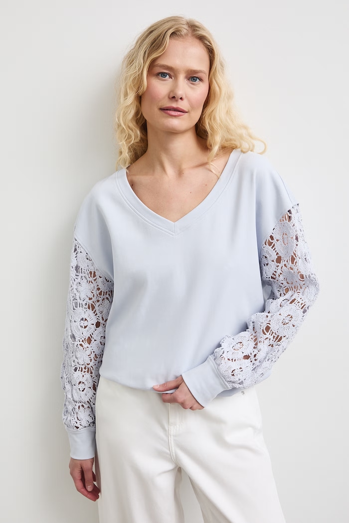 Bluza damska z ażurowymi wstawkami RS26-BLDB01 niebieski RS26