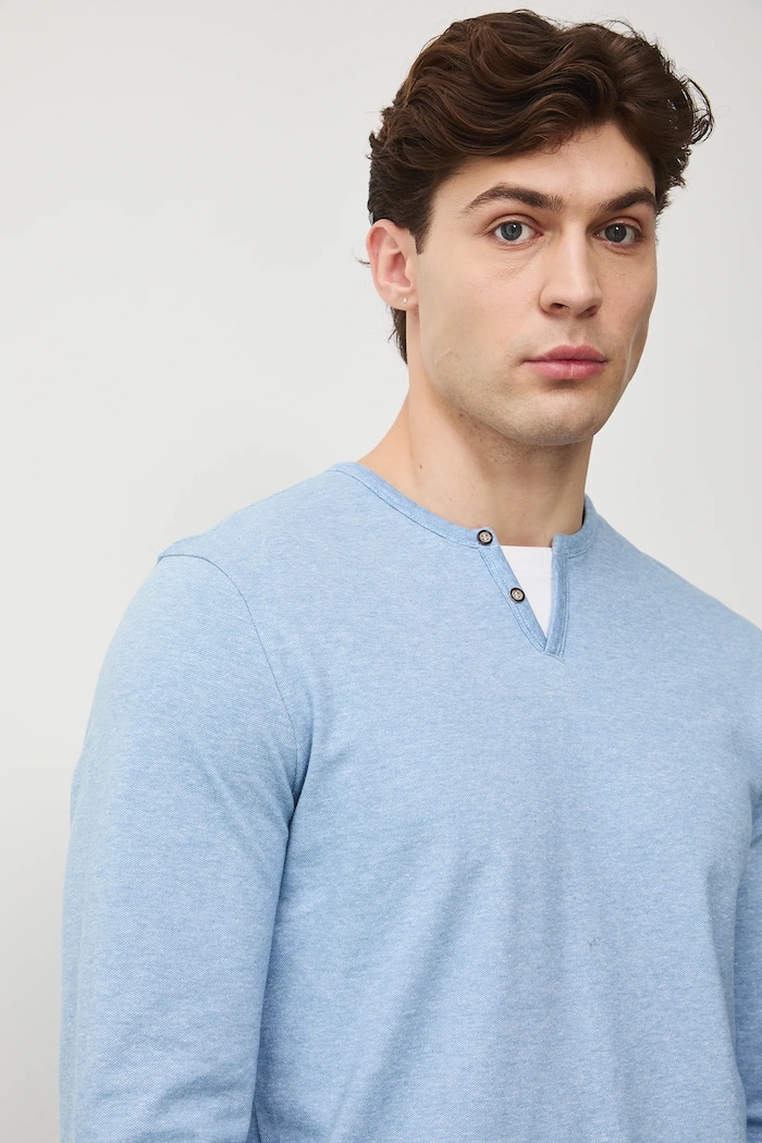 Longsleeve męski z dzianiny strukturalnej z elastanem niebieski RS26-BUM031