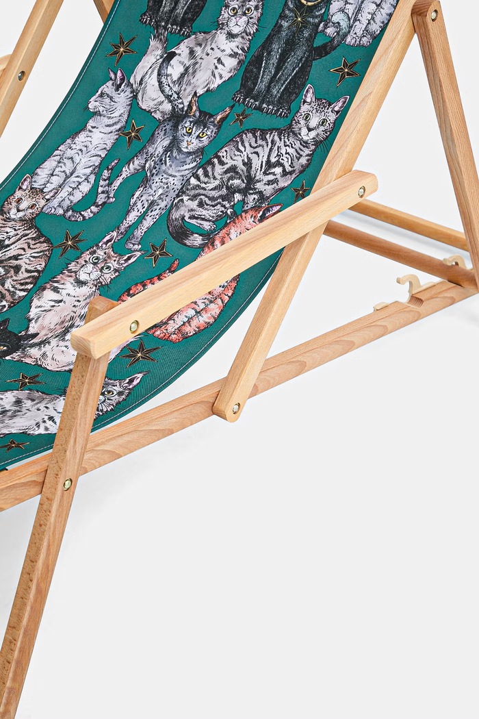 Leżak z podłokietnikiem z drewna bukowego RS26-GAU809 multicolor