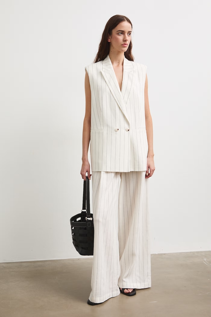 Dvojradová vesta dámska s prímesou ľanu s pásikavým vzorom RS26-KZD900 béžová RS26