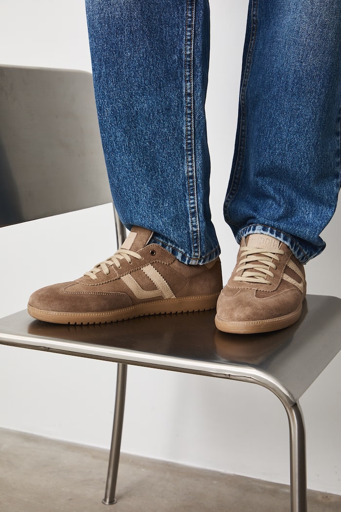 Sneakersy męskie zamszowe beżowy RS26-OBM406