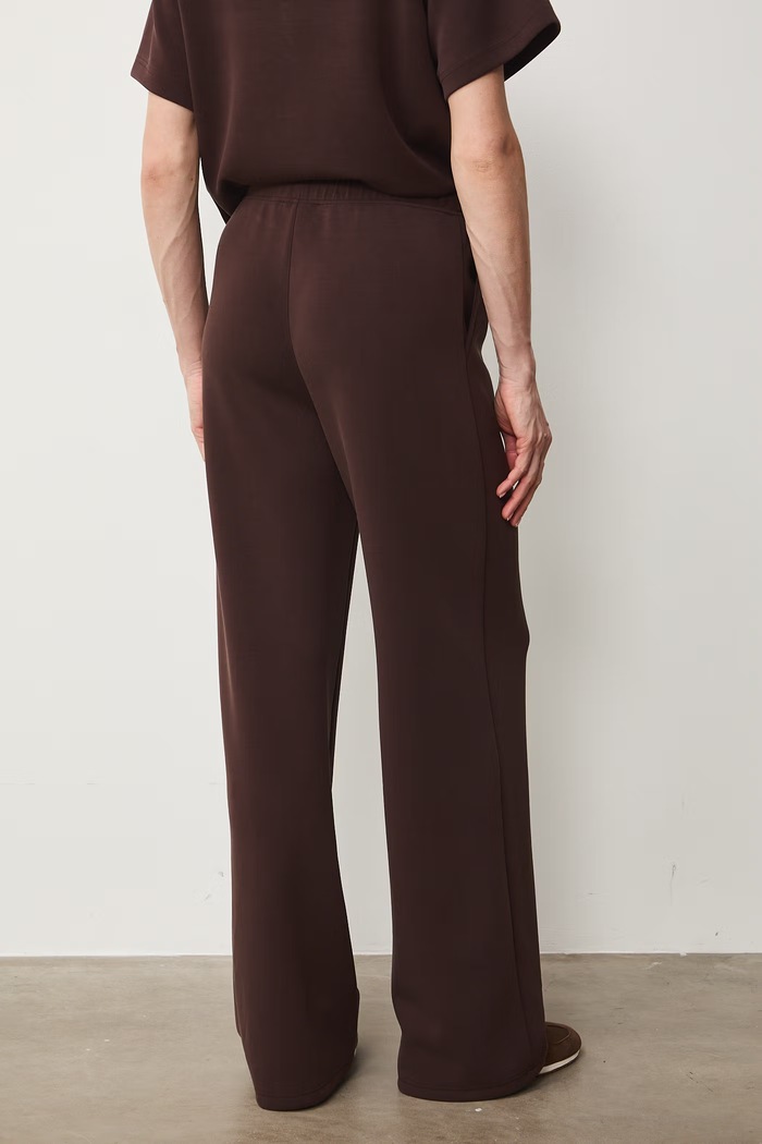 Îmbrăcăminte Medicine pantaloni de trening RS26-SPD403 maro