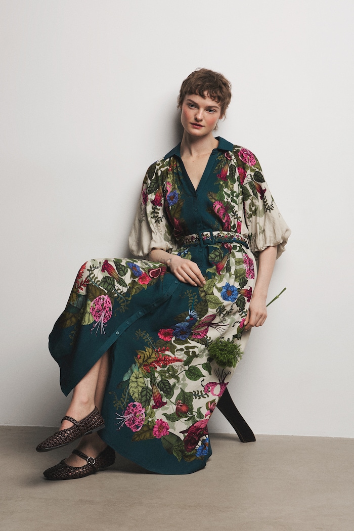 Sukienka rozkloszowana z wiskozą z kolekcji Ilona Tambor x Medicine multicolor RS26-SUD653