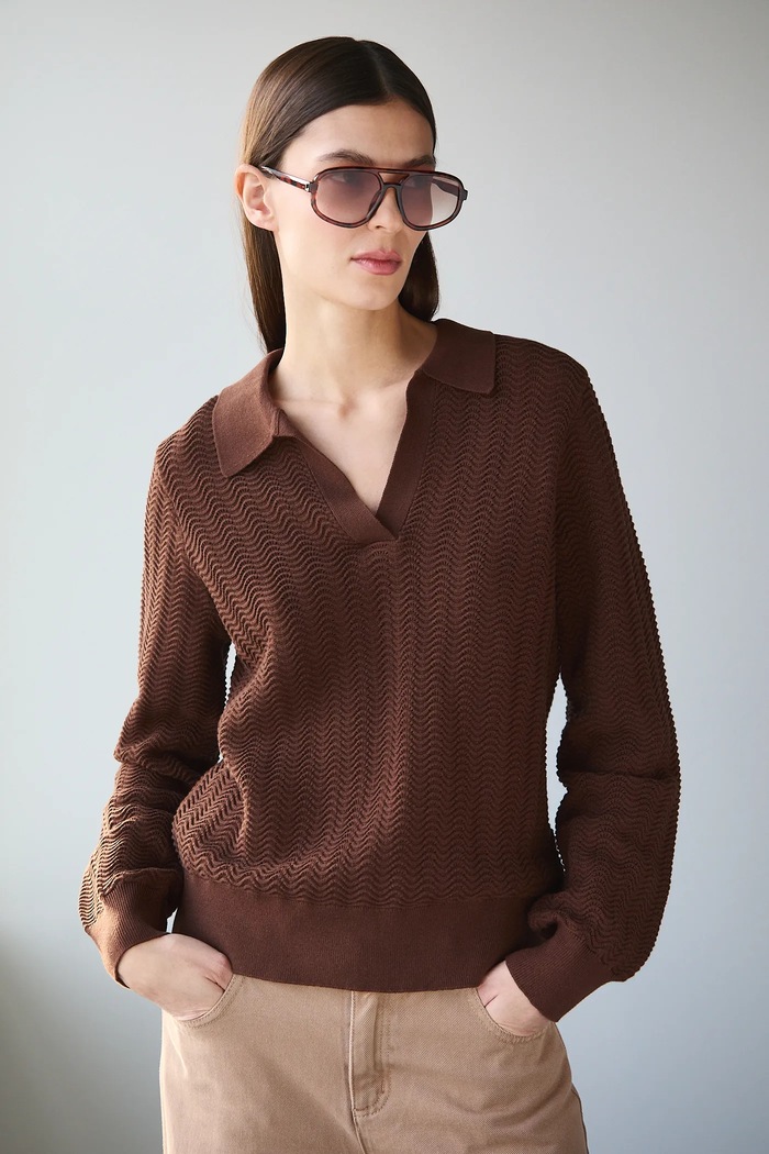 Sweter bawełniany damski z kolekcji Valentine’s Day gładkie brązowy RS26-SWD200
