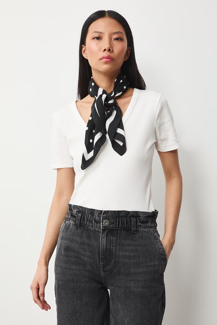 T-shirt bawełniany damski z elastanem prążkowany z elastanem beżowy RS26-TSD031