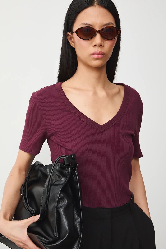 T-shirt bawełniany damski z elastanem prążkowany RS26-TSD031 bordowy RS26