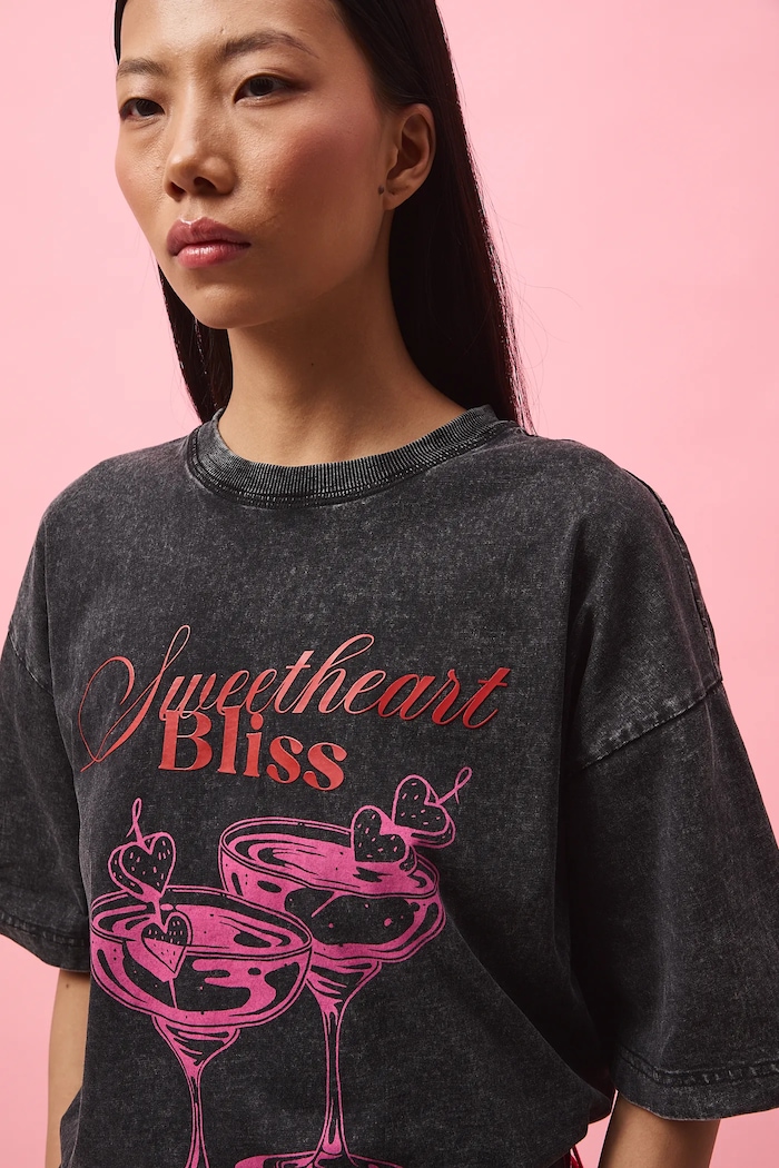 T-shirt bawełniany damski z kolekcji Valentine’s Day szary RS26-TSD280