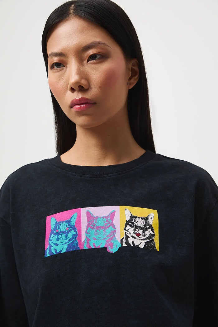 T-shirt bawełniany damski z okazji Dnia Kota czarny RS26-TSD355