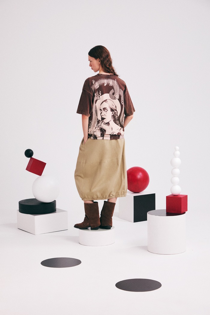 Oversize tričko dámske bavlnené by Agnieszka Łońska, Graphics Series hnedá RS26-TSD450