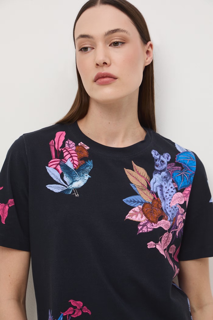 T-shirt damski bawełniany z elastanem z kolekcji Ilona Tambor x Medicine RS26-TSD655 granatowy