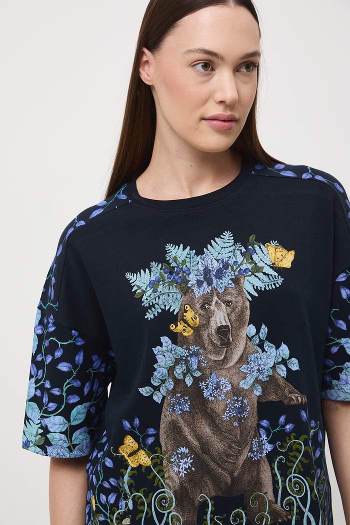T-shirt oversize damski bawełniany z kolekcji Ilona Tambor x Medicine RS26-TSD658 granatowy RS26