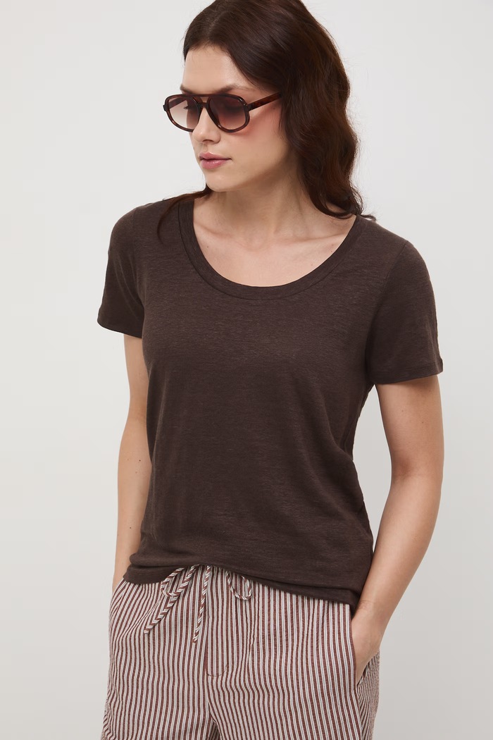 T-shirt damski lniany Basic brązowy RS26-TSD701