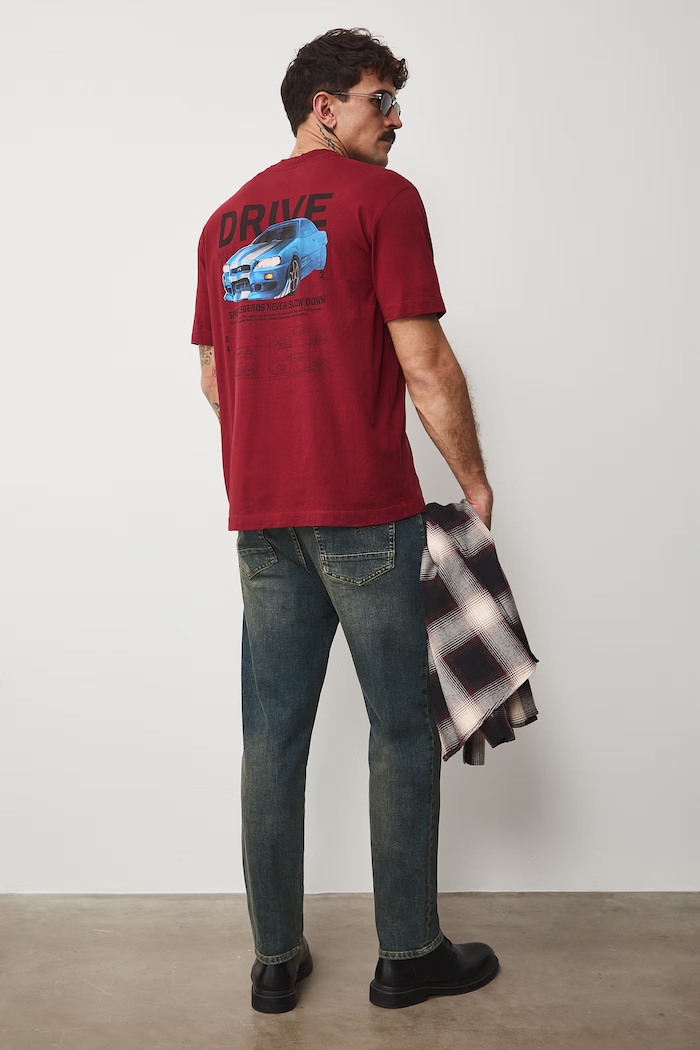 T-shirt bawełniany męski z nadrukami okrągły bordowy RS26-TSM403