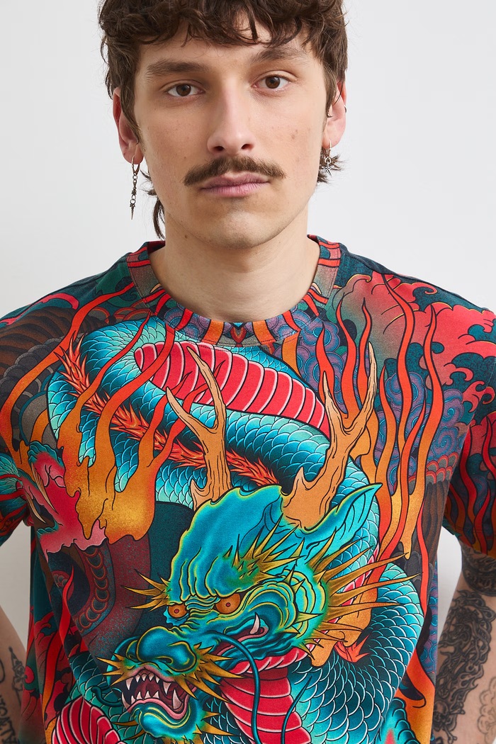 Tričko pánske bavlnené s elastanom z kolekcie Tattoo Art by Tuan Nguyen RS26-TSMC52 viacfarebná
