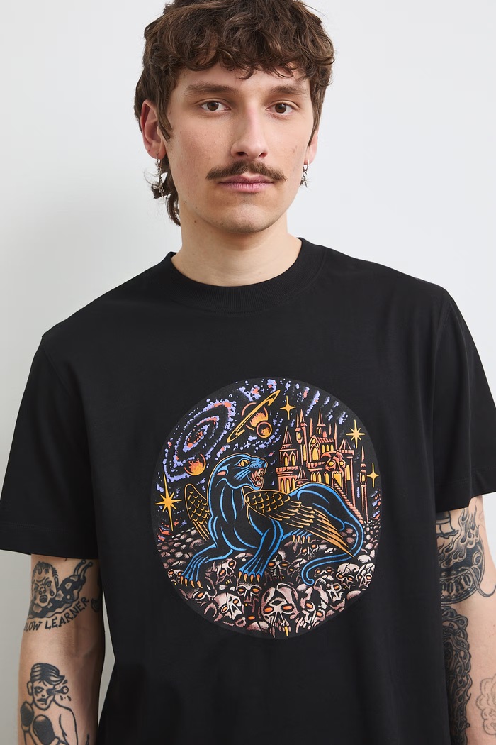 Tričko pánske bavlnené z kolekcie Tattoo Art by Marcel Ustowski (MUS TATTOO) RS26-TSMC53 čierna