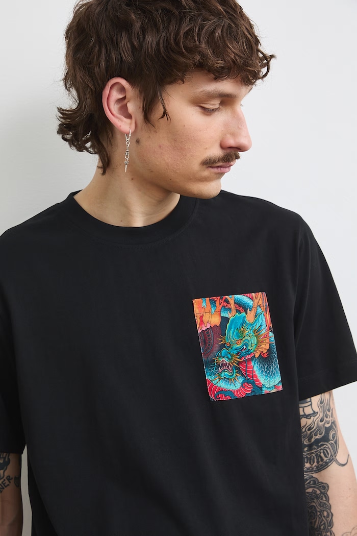 Tričko pánske bavlnené z kolekcie Tattoo Art by Tuan Nguyen RS26-TSMC57 čierna