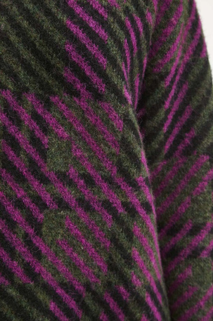 Sweter damski wzorzysty kolor czarny RW23.SWD714 czarny