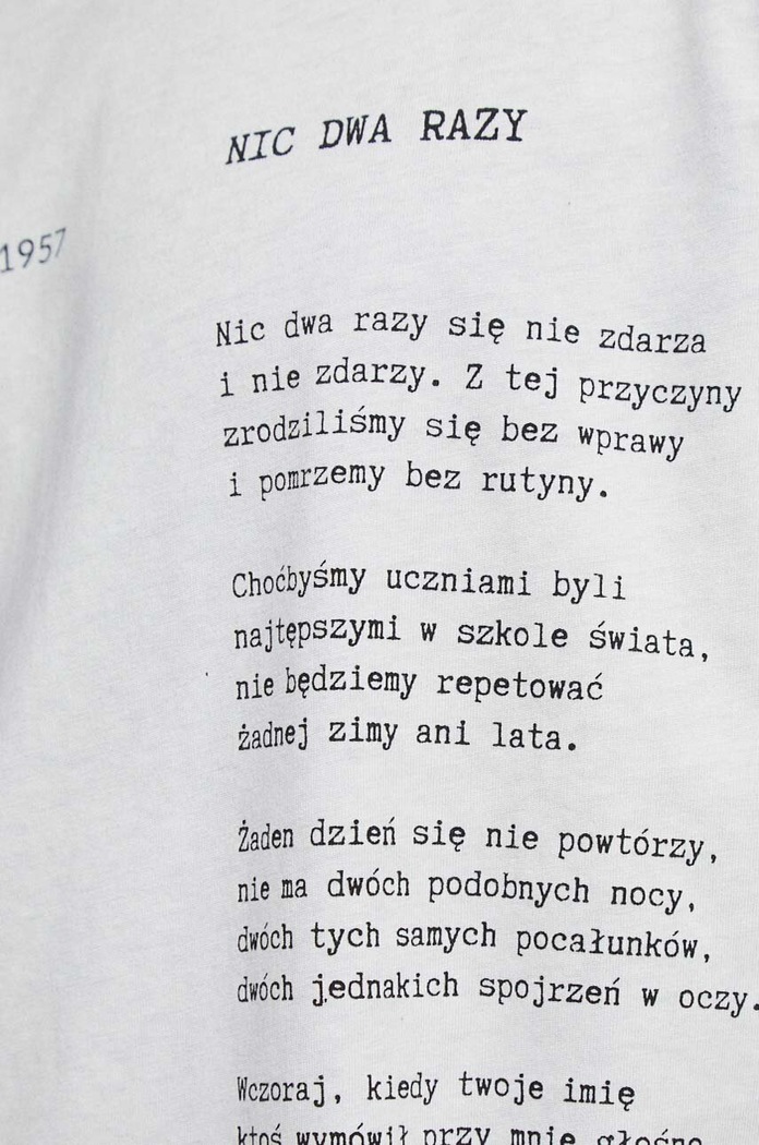 Bavlněné tričko Jubilejní kolekce Nadace W. Szymborské x Medicine šedá barva RW23.TSM354