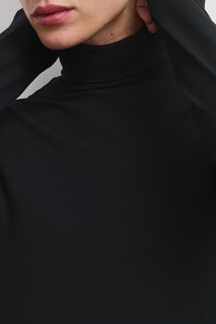 Longsleeve damski z wiskozą gładki RW24-BUD071 czarny RW24